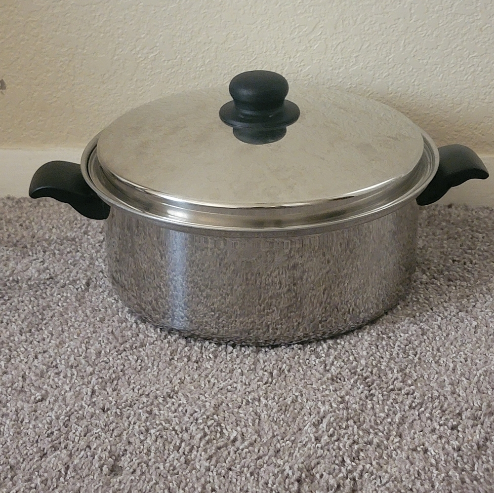 CUTCO stainless Steel Cookware with Black Handles perfect condition